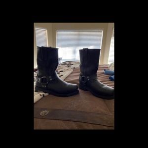 Ladies leather boots